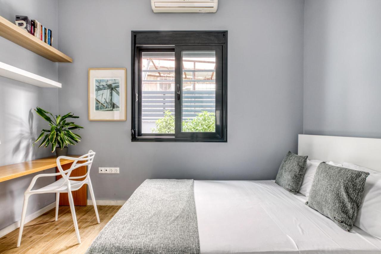 Spacious Flat With Courtyard And Private Parking! Apartment Athens Ngoại thất bức ảnh